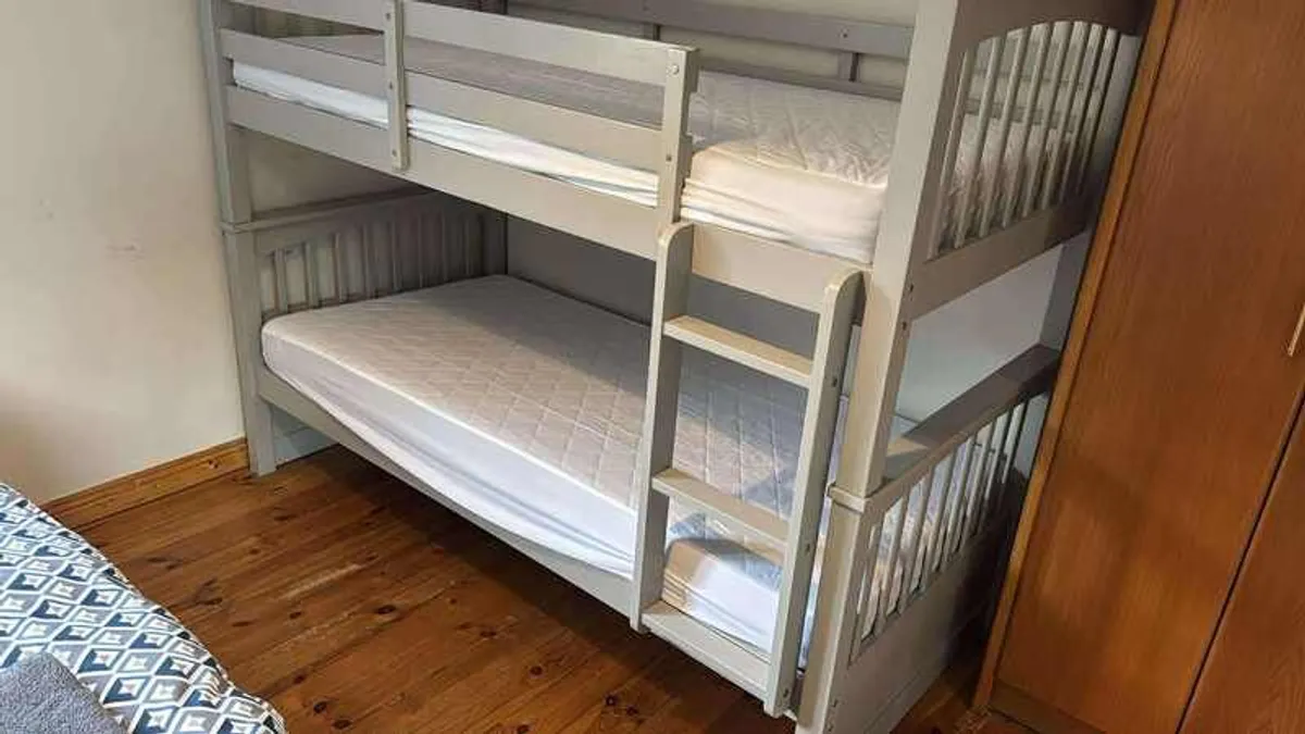 Bunk bed as new. (Solid pine wood) - Image 4