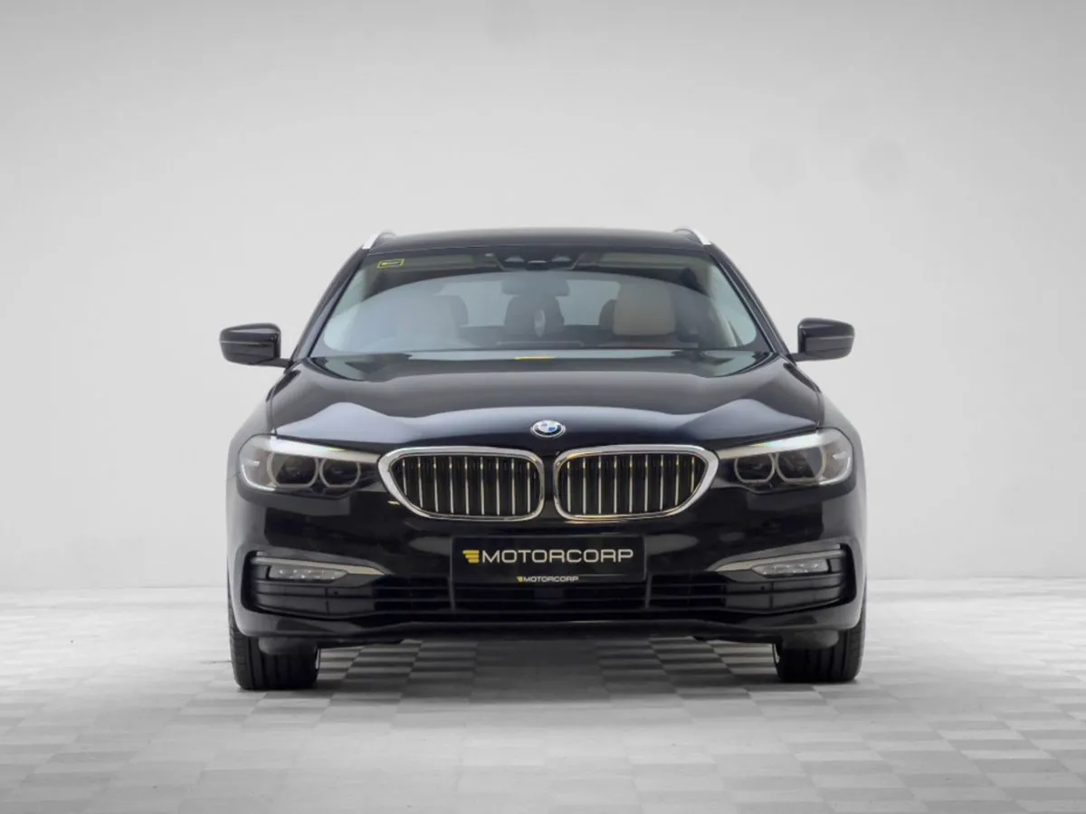 BMW 5 Series 520D Touring - Image 2