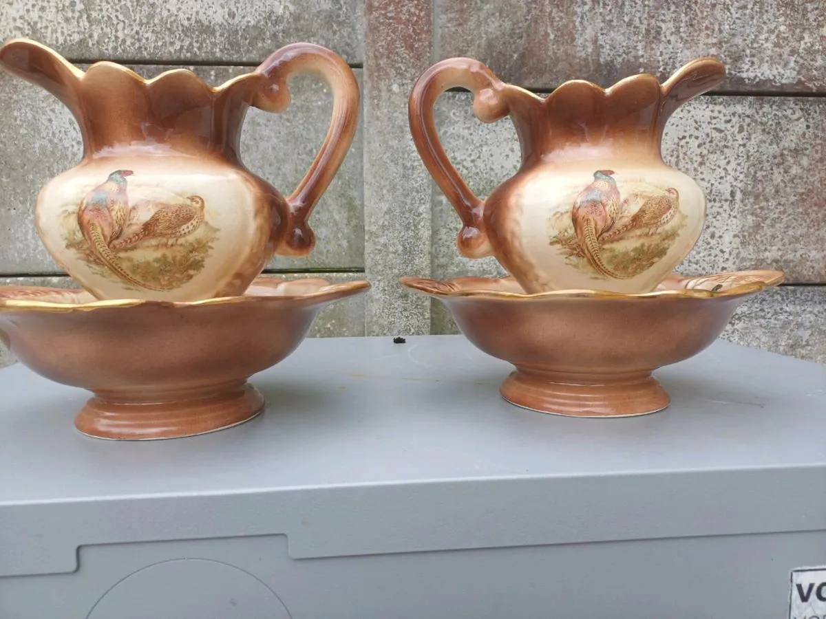 1940/50s Staffordshire Jugs & Bowls - Image 1