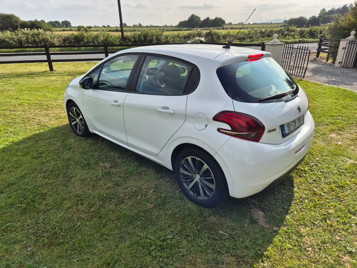 Peugeot 208 2016 - Image 2