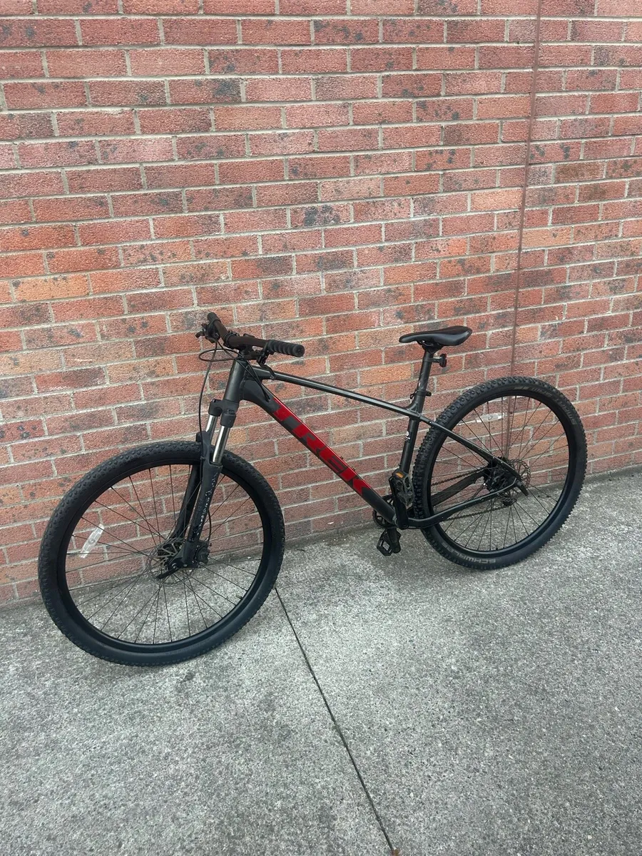 Trek Marlin 5 Mountain Bike - Image 2