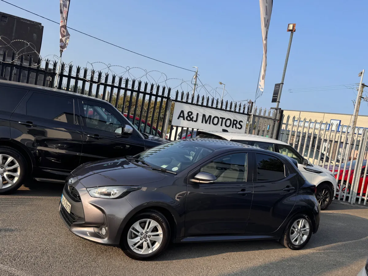 2021 Toyota Yaris 1.5 Hybrid - Image 2