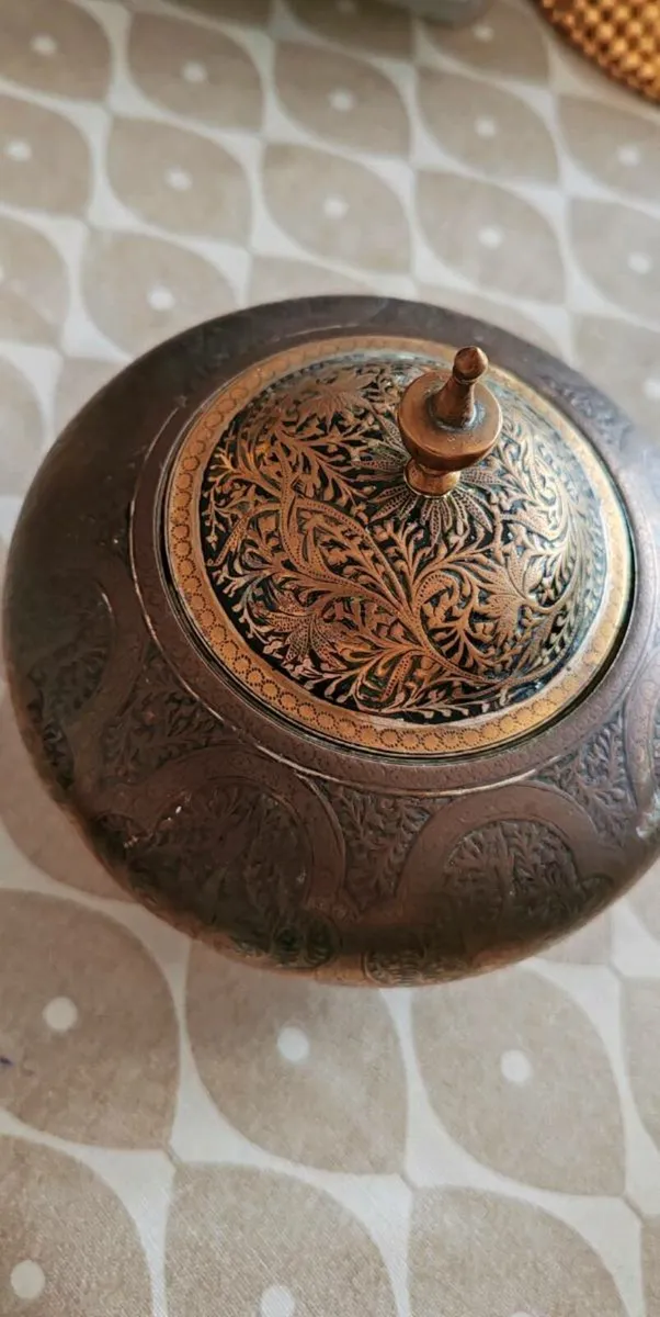 Vintage decorative pot - Image 2