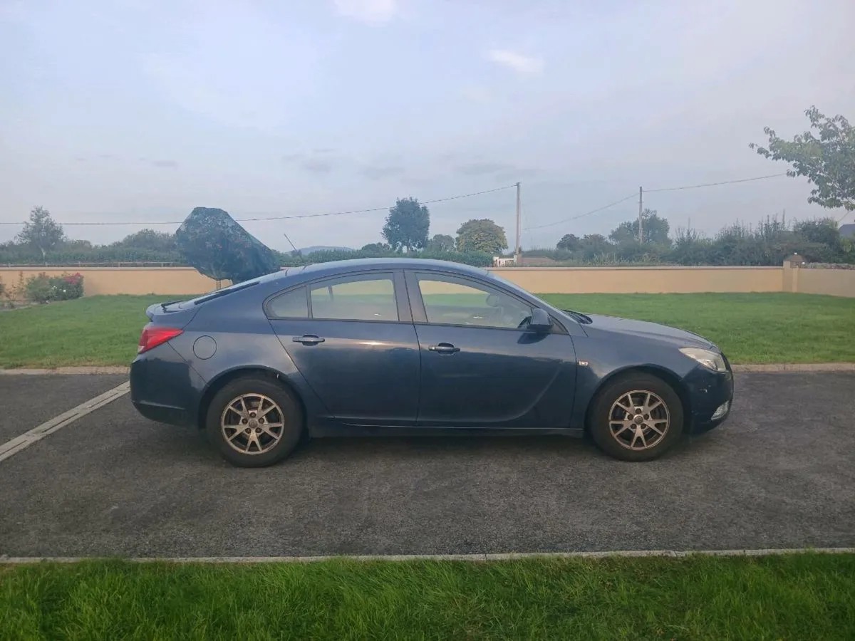 Opel insignia 2011 long NCT and taxed!! - Image 2