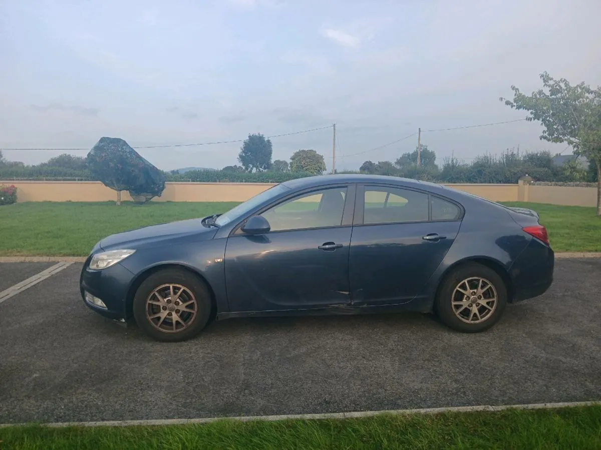 Opel insignia 2011 long NCT and taxed!! - Image 3