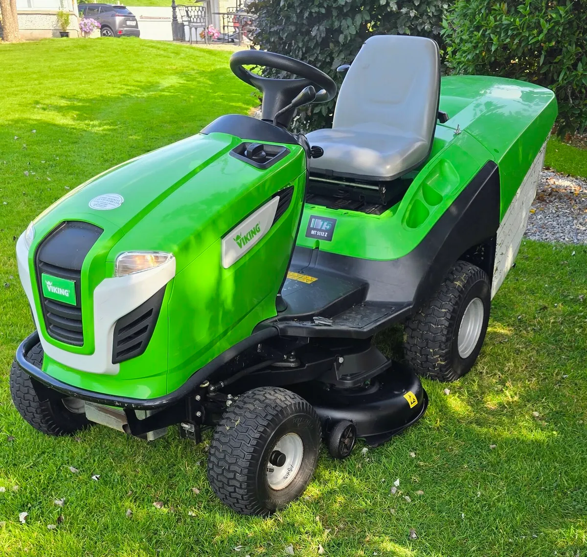 43" Viking tractor mower - Image 2
