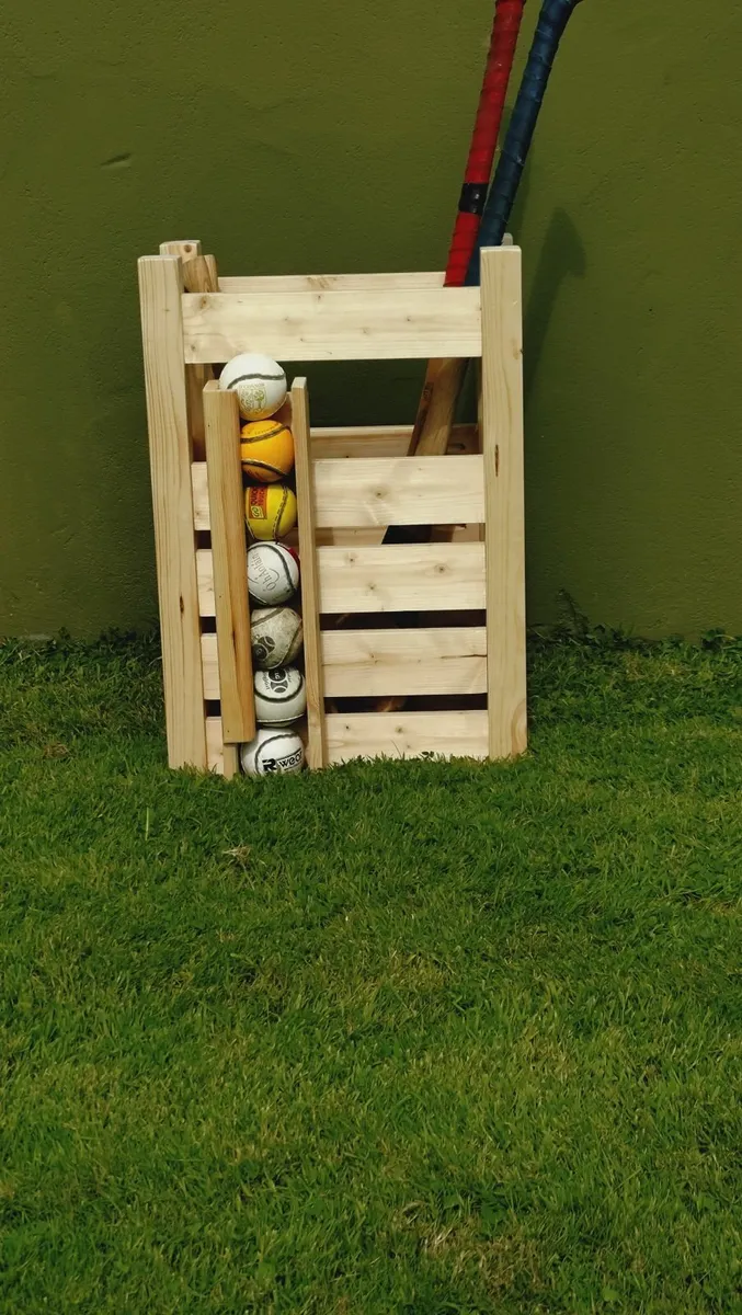 Hurley storage rack - Image 1