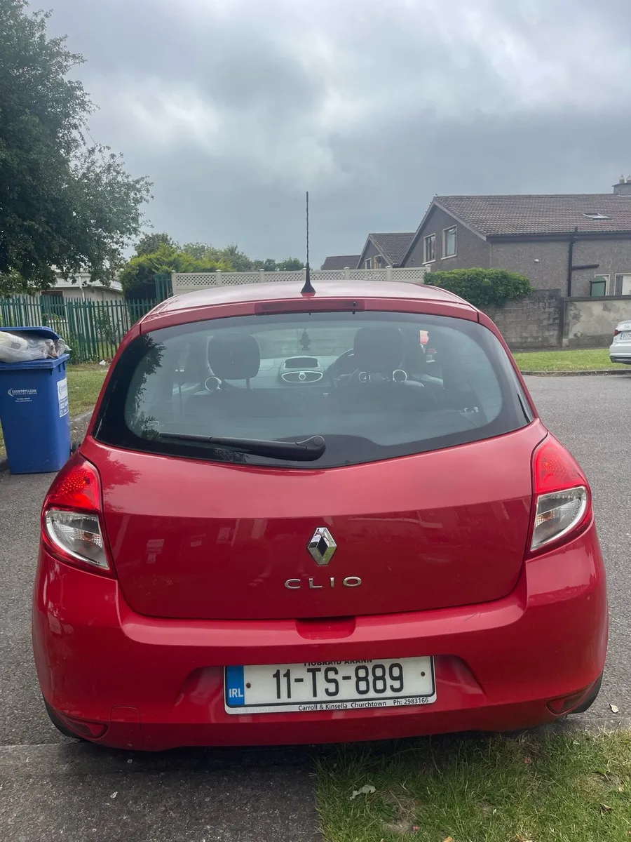 Renault Clio in great condition - Image 4