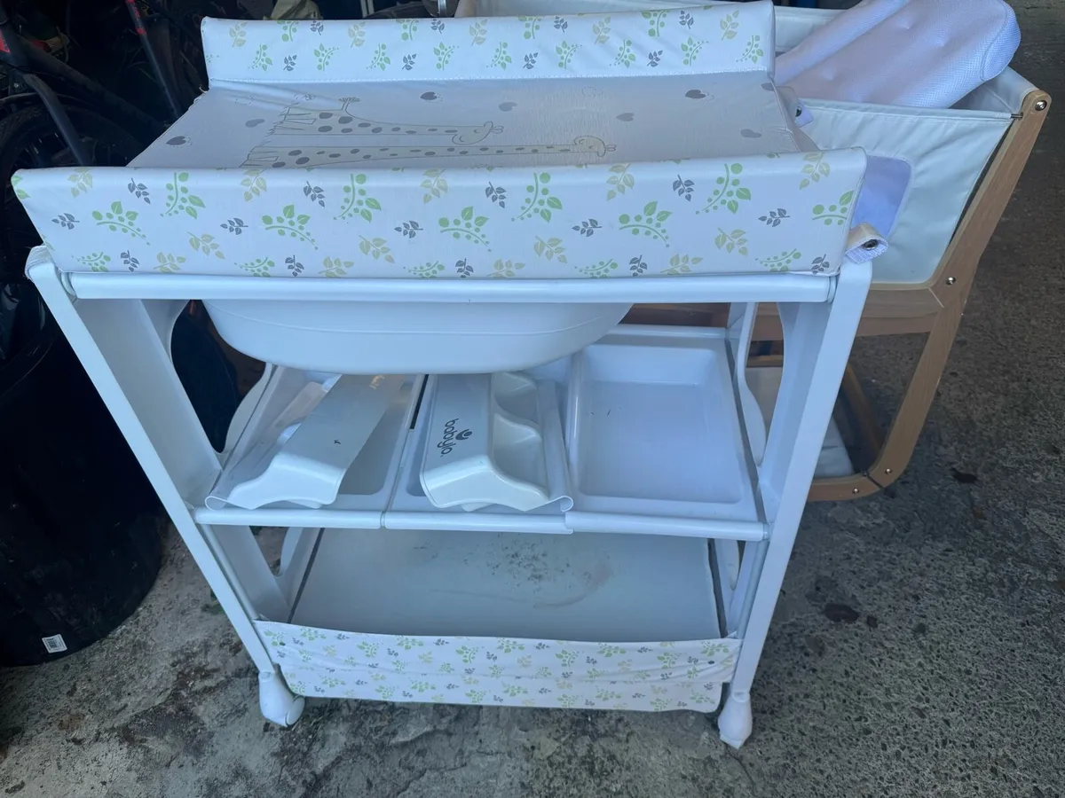 Babylo changing table - Image 1