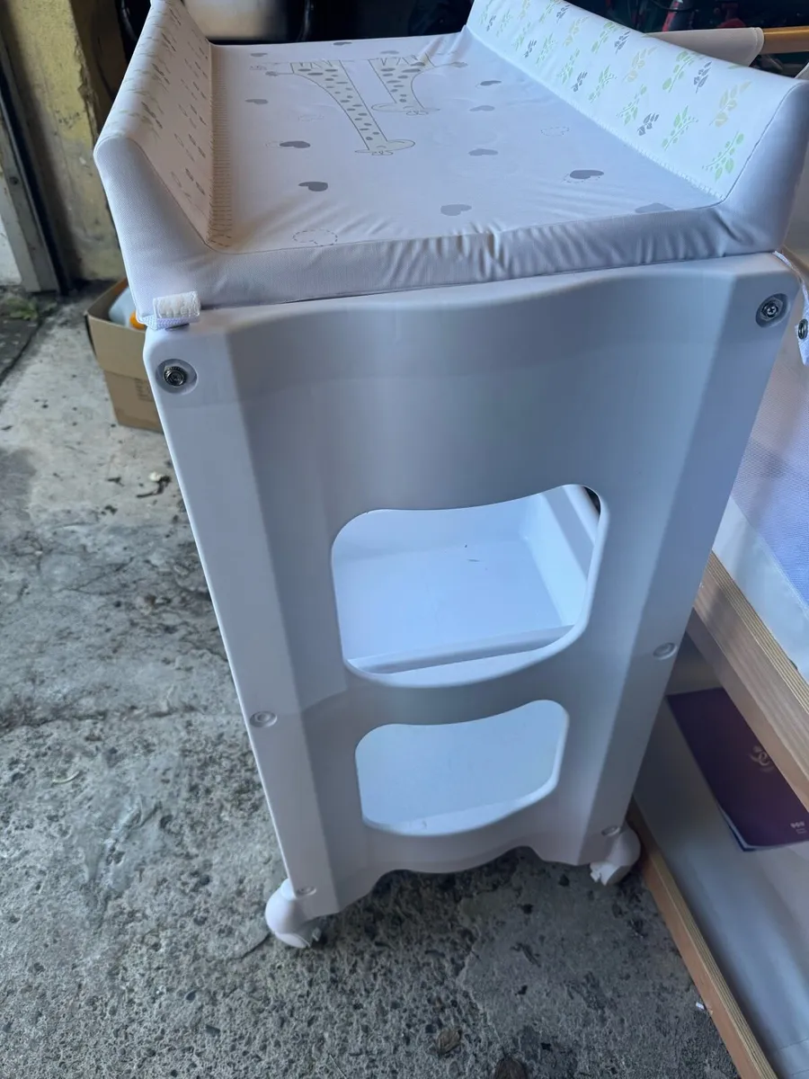 Babylo changing table - Image 2