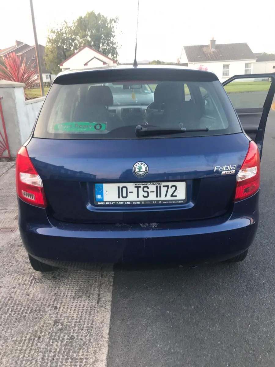 Skoda Fabia 2010 - Image 2