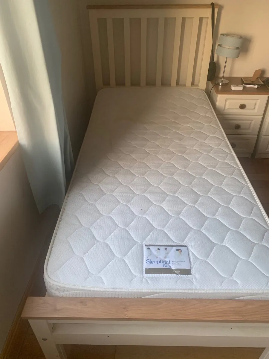 Single beds - Image 2