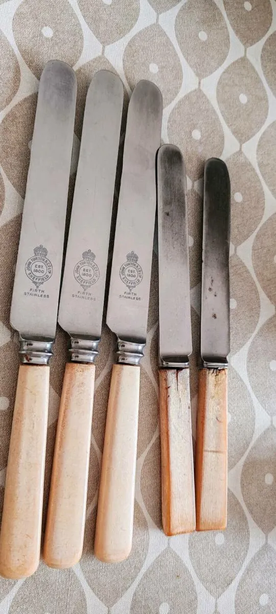 Vintage Sheffield and Newbridge knives - Image 1