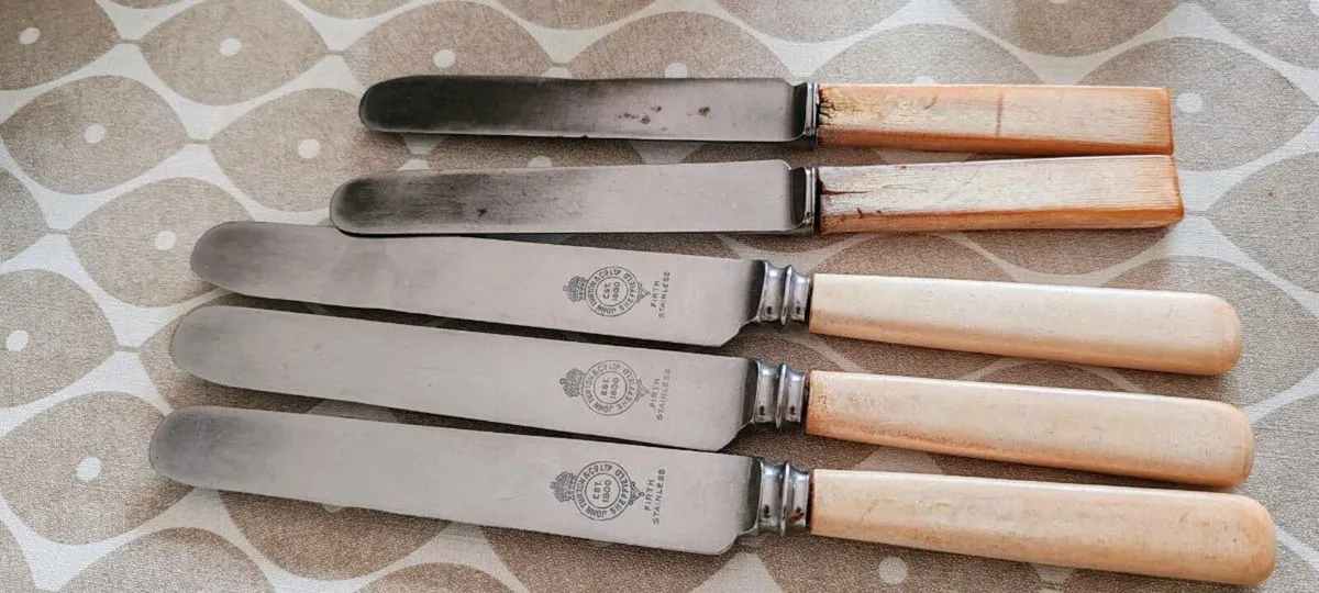 Vintage Sheffield and Newbridge knives - Image 2