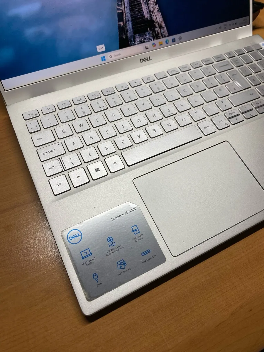 Dell laptop i5 pro 16-256 win 11 - Image 3