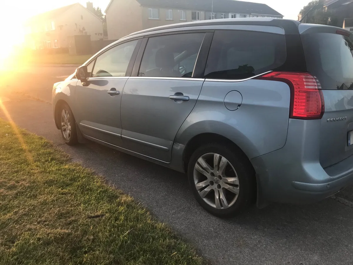 Peugeot 5008 2010 - Image 3