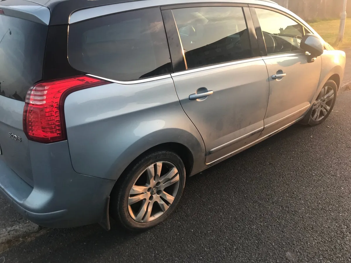 Peugeot 5008 2010 - Image 4