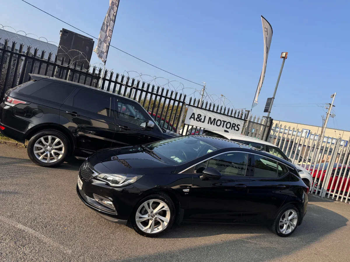 19 Opel Astra 1.6 Diesel Sri - Image 2