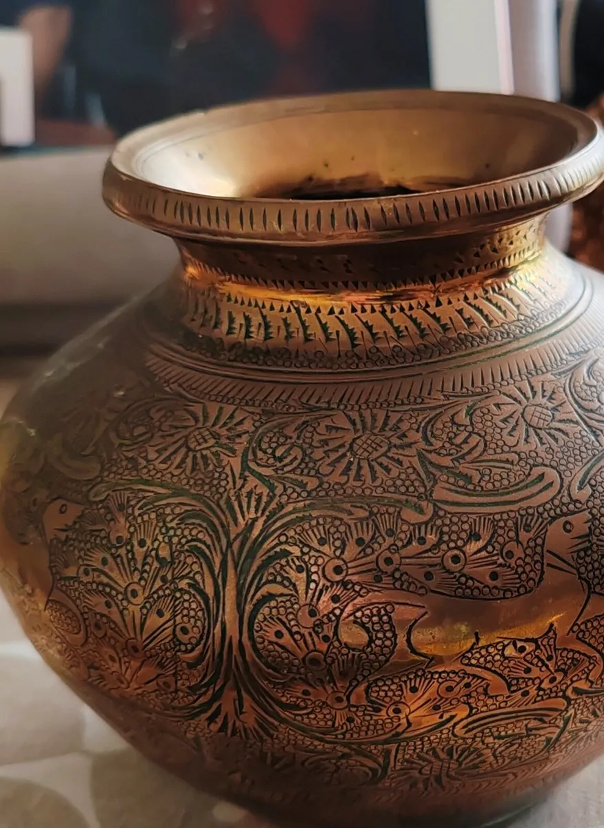 Vintage brass pot - Image 1