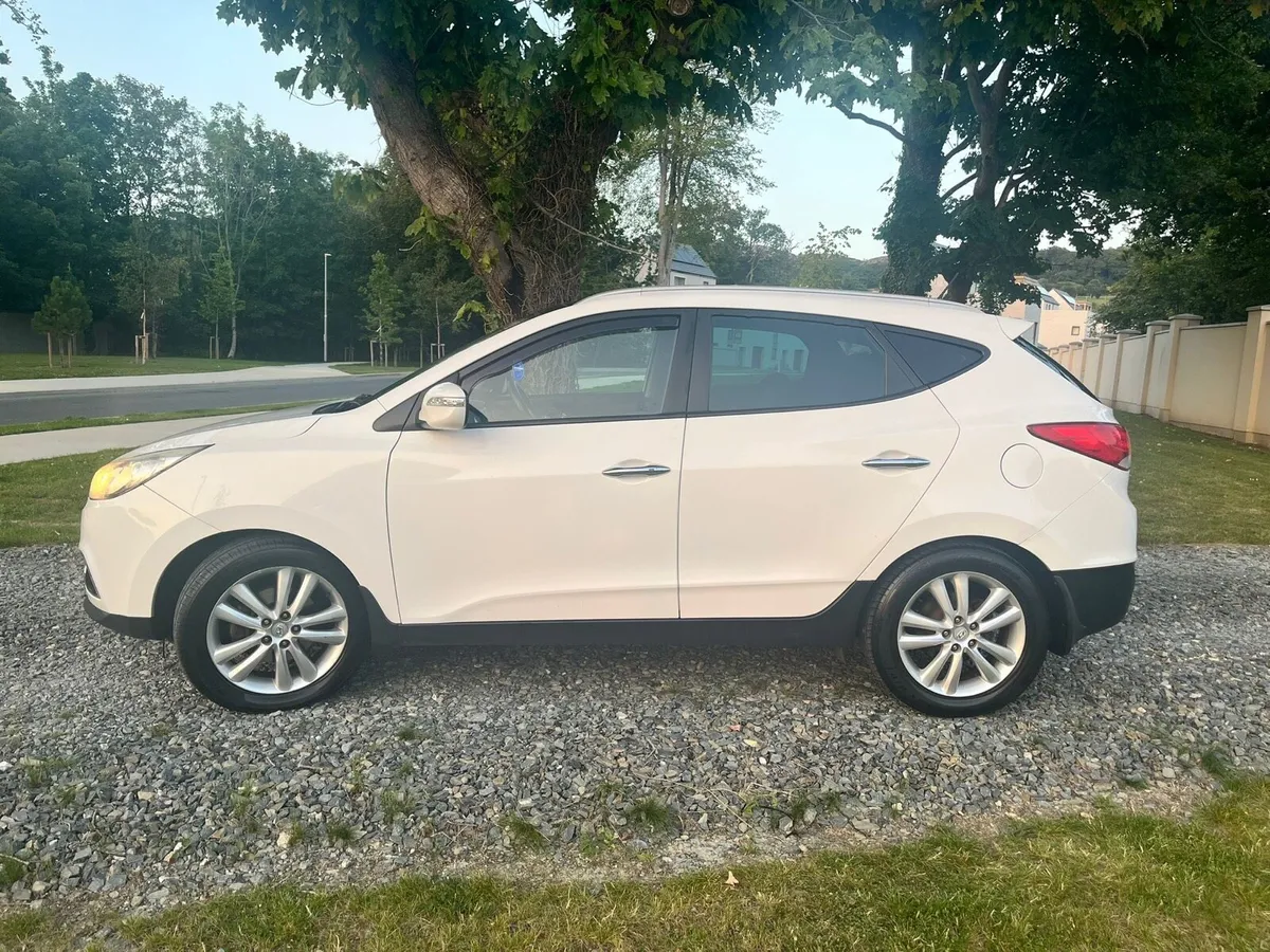 Hyundai ix35 high spec 2L 4WD - Image 2