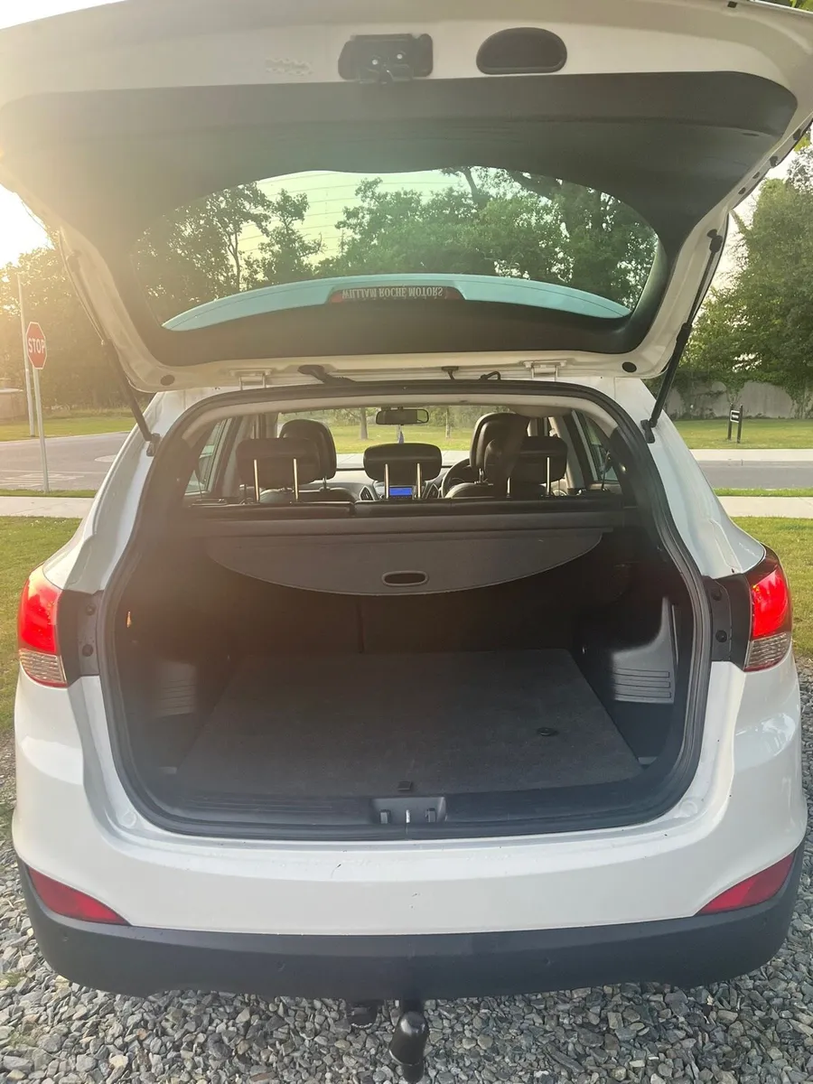 Hyundai ix35 high spec 2L 4WD - Image 3