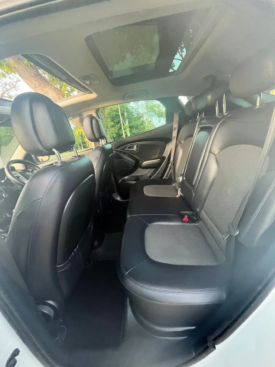 Hyundai ix35 high spec 2L 4WD - Image 4