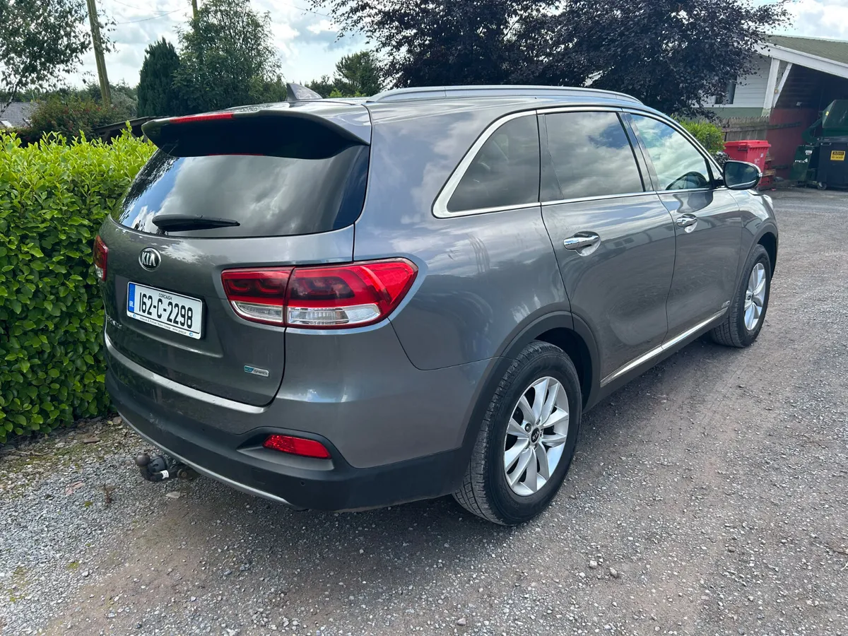 162 Kia Sorrento 7 Seat Platinum - Image 4
