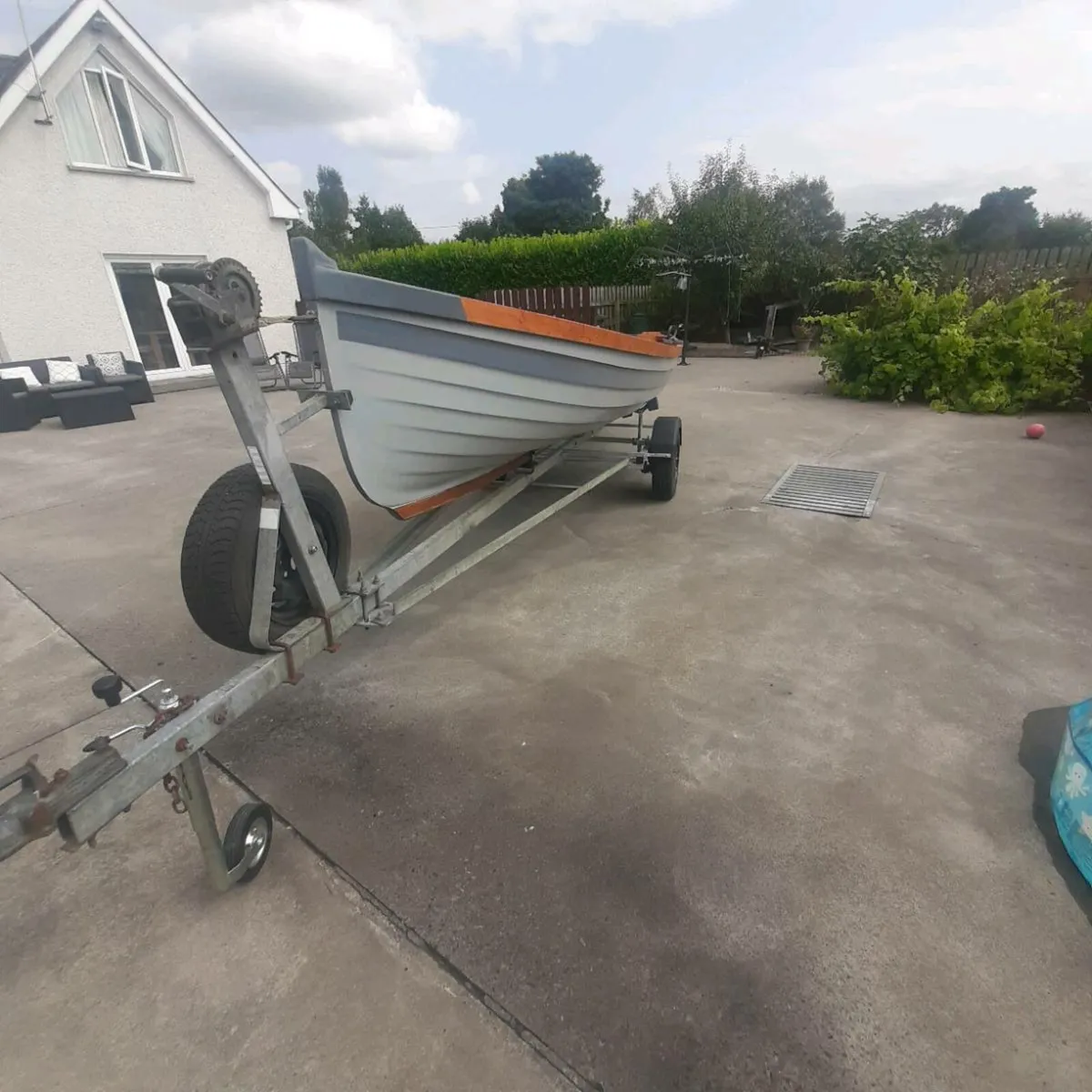 17ft lake boat and trailer - Image 1