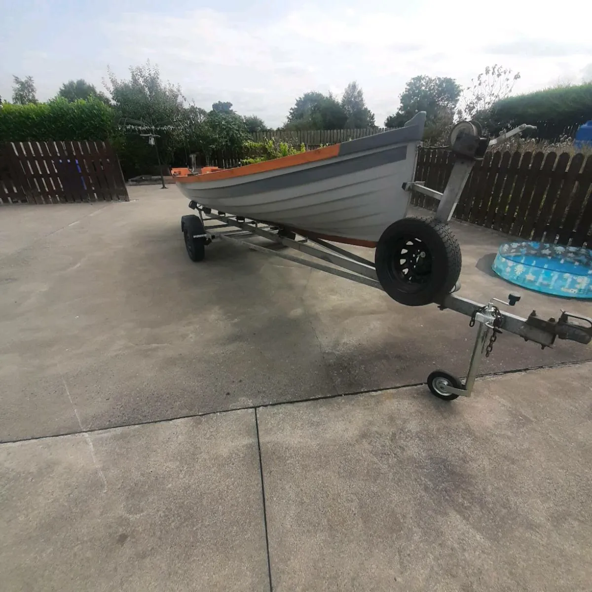 17ft lake boat and trailer - Image 2