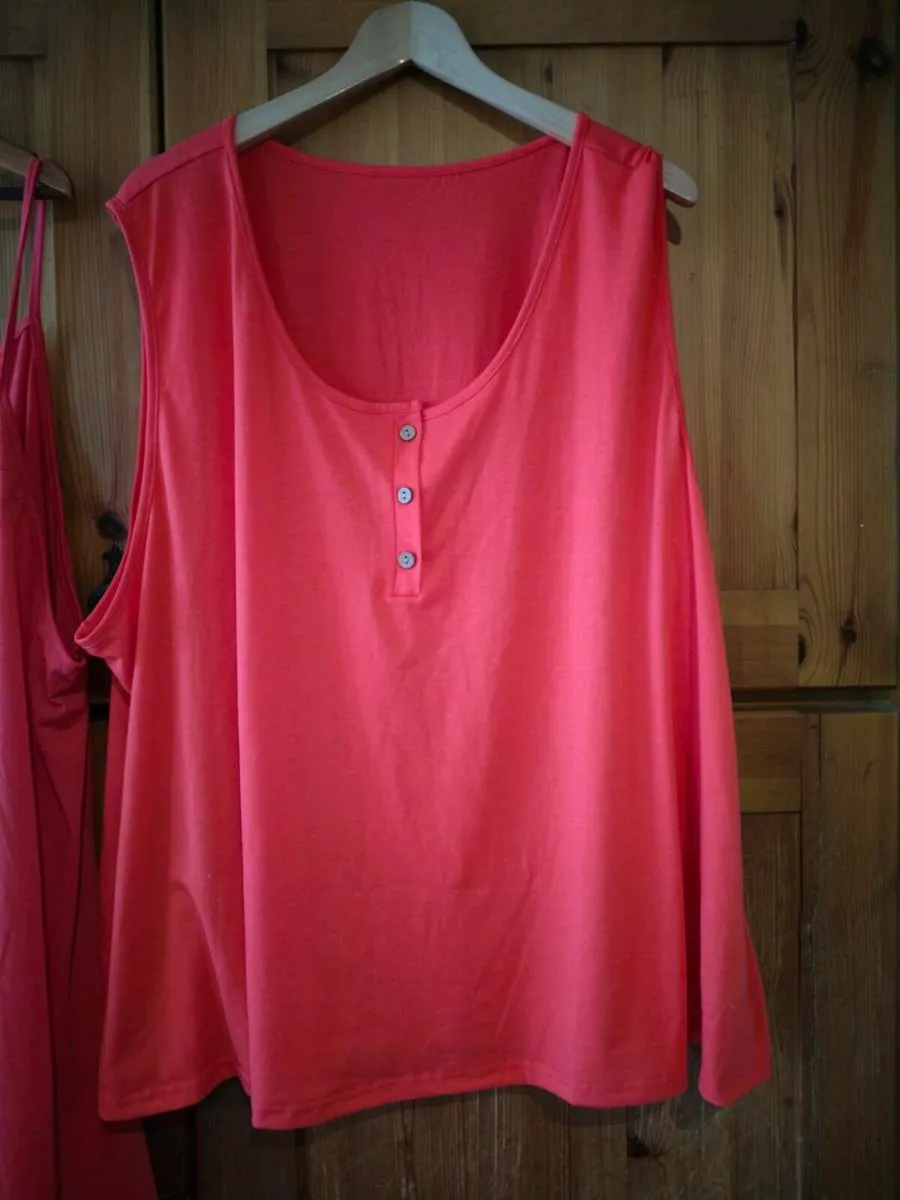 Ladies New summer tops, New never worn, plus size - Image 4