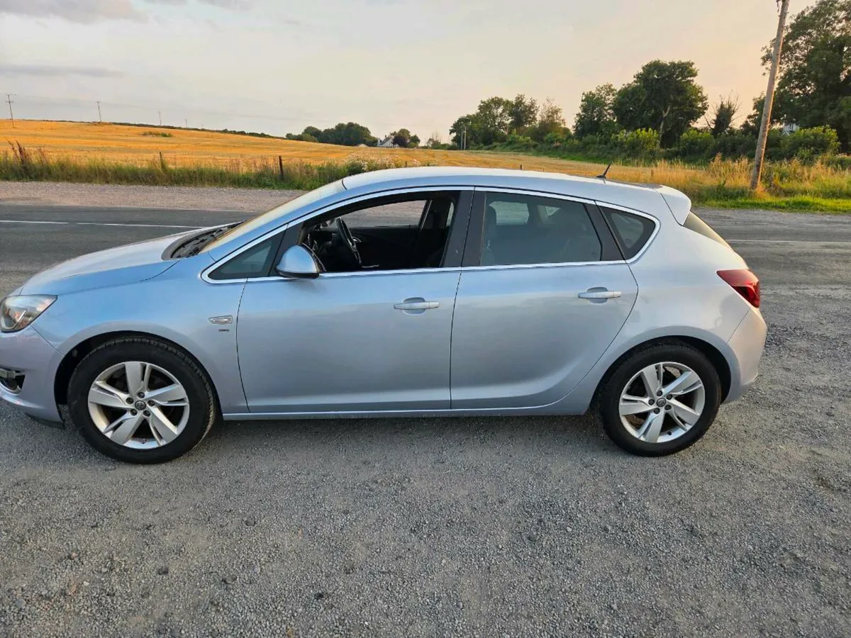 Opel Astra SRI 1.4 Petrol Nct 08/26 - Image 2