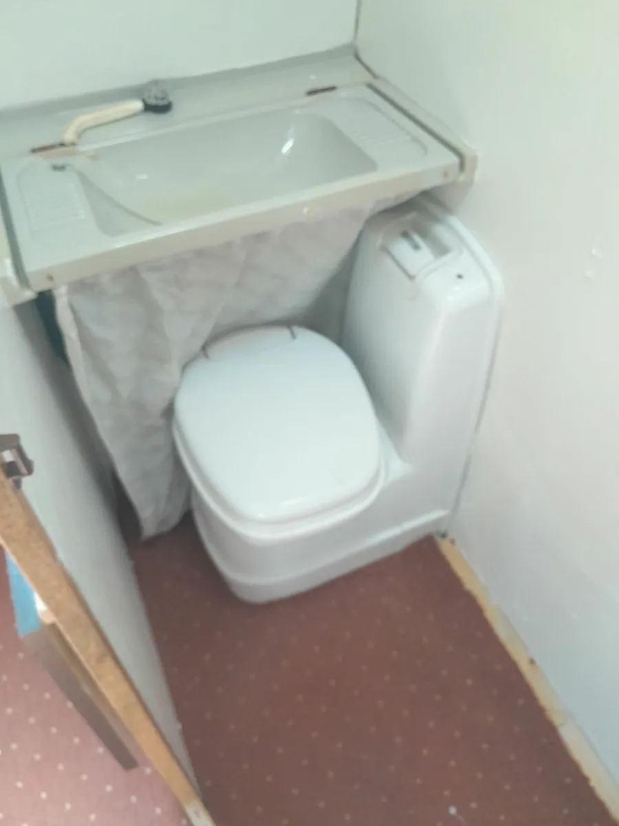 Caravan Monza 4 Berth - Image 3