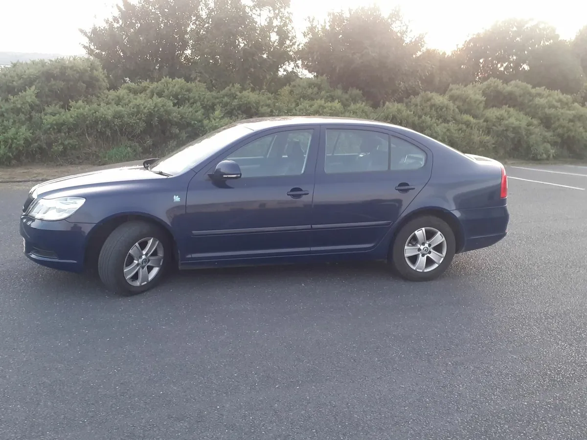 Skoda Octavia 2012 - Image 2