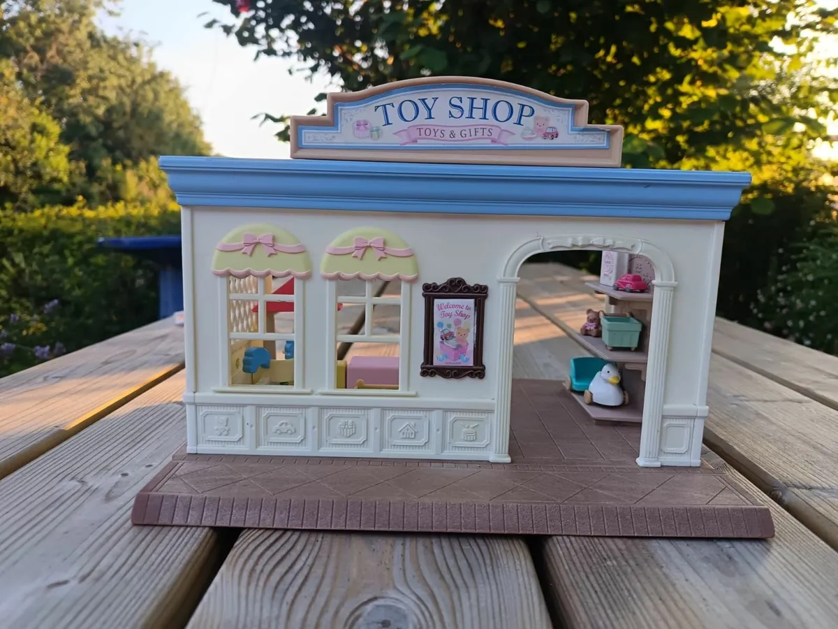 Sylvanian families toyshop - Image 1
