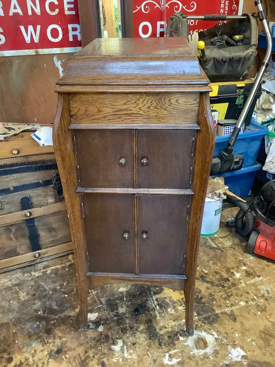 Antique cabinet - Image 1