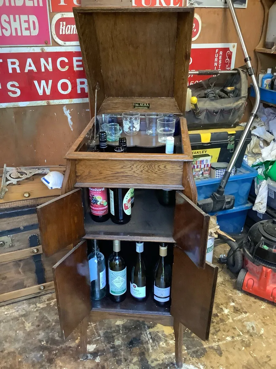 Antique cabinet - Image 3