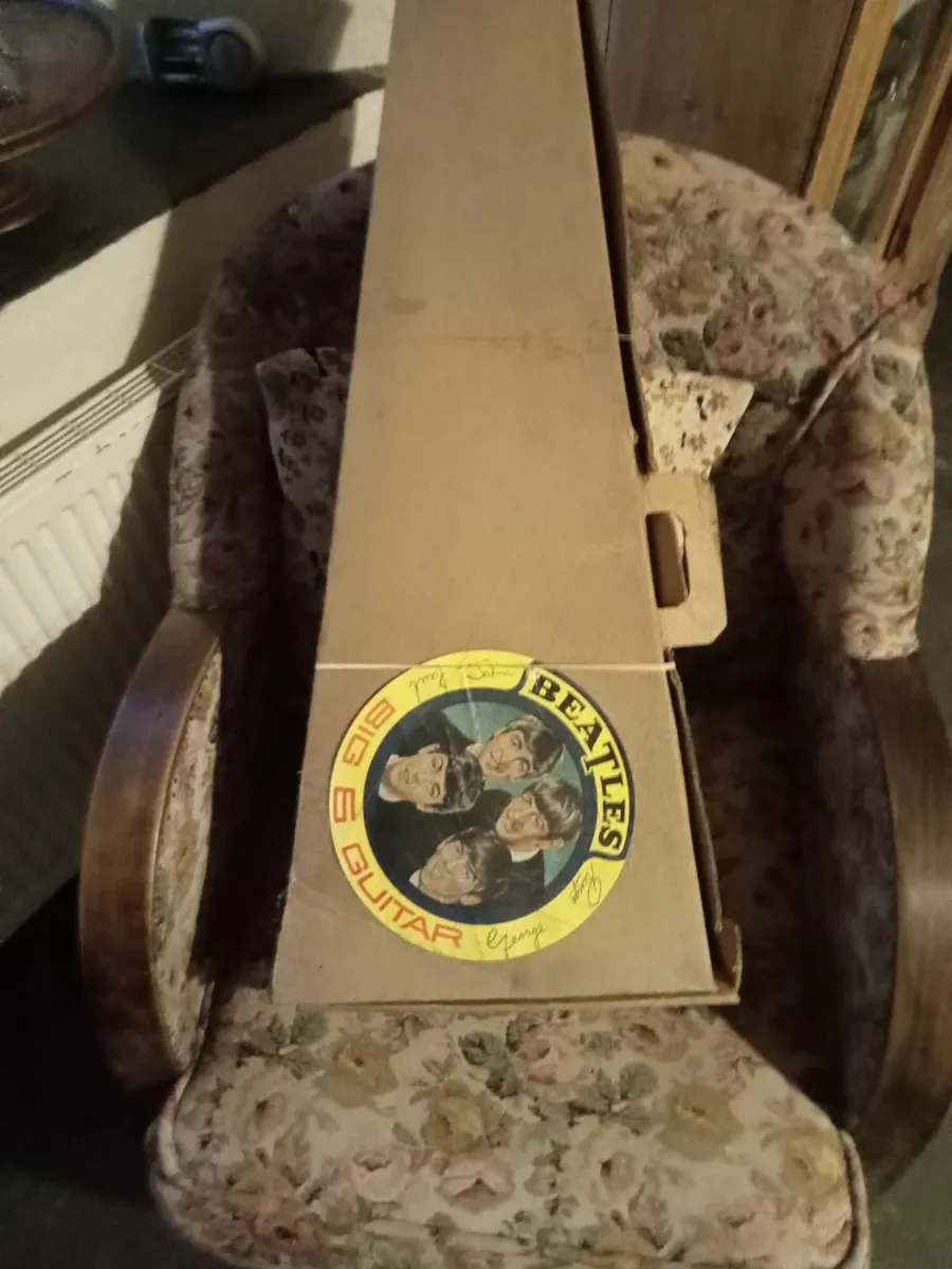 Beatles toy guitar box - Image 1