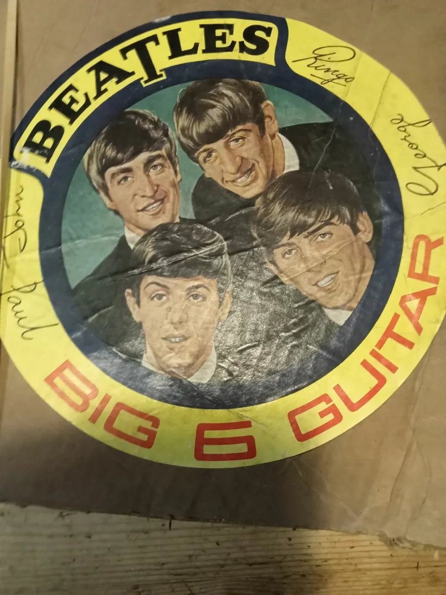 Beatles toy guitar box - Image 4