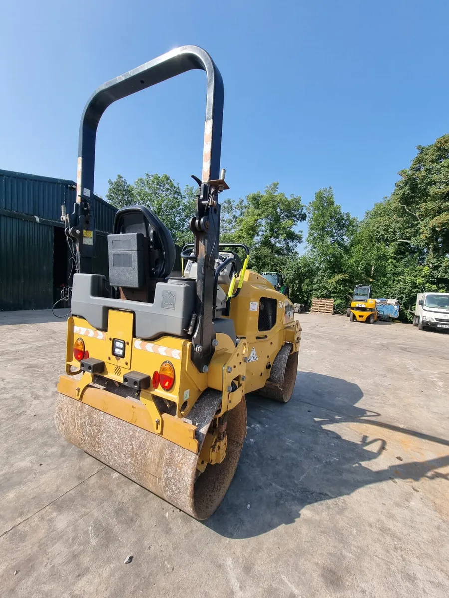 2018 CAT CB2.7 Roller - Image 3