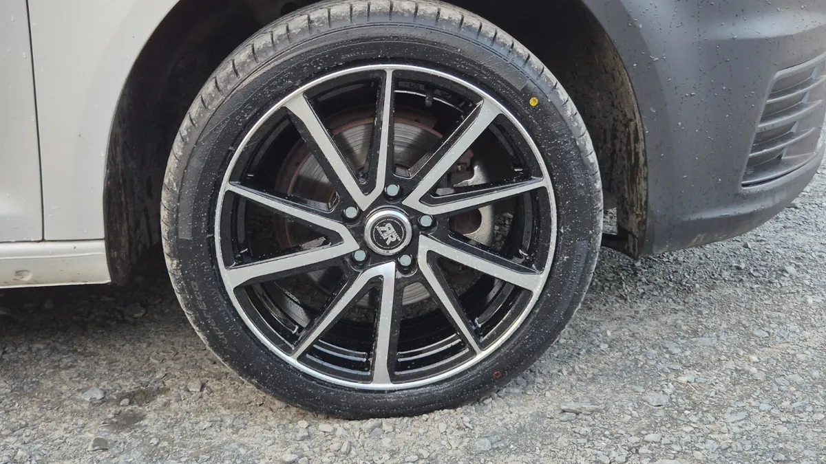 Volkswagen Caddy 2.0TDI Trendline Van - No VAT - Image 4