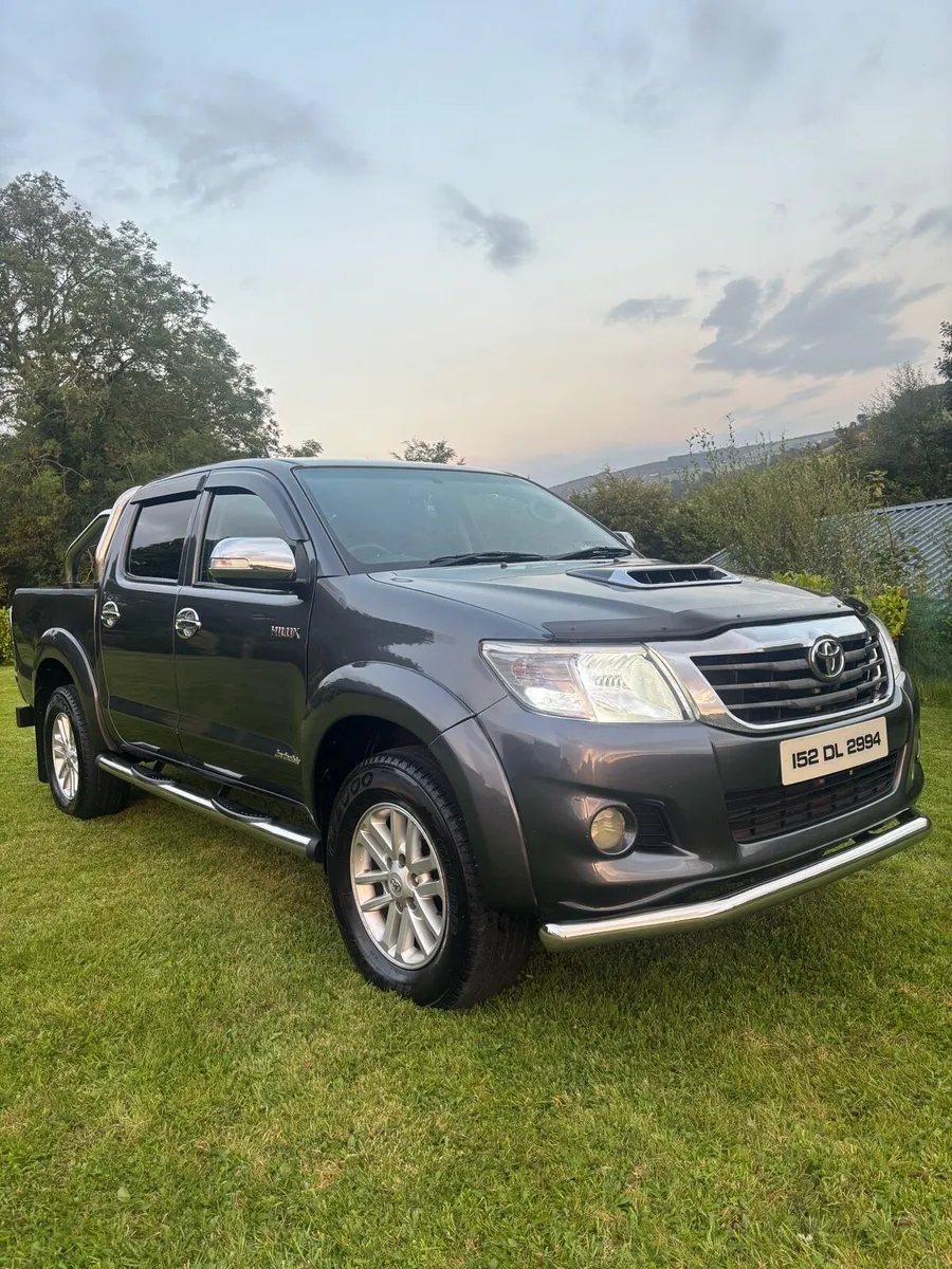 Toyota Hilux invincible x - Image 1
