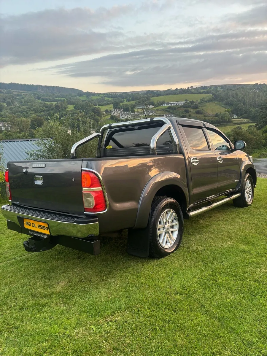 Toyota Hilux invincible x - Image 3