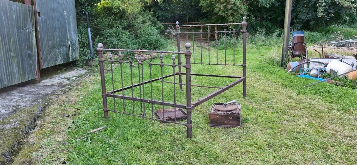 Antique bed