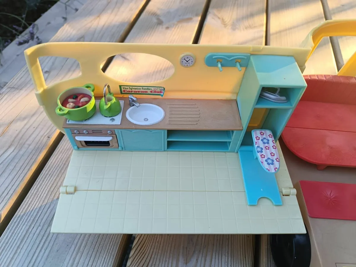 Sylvanian families caravan - Image 4