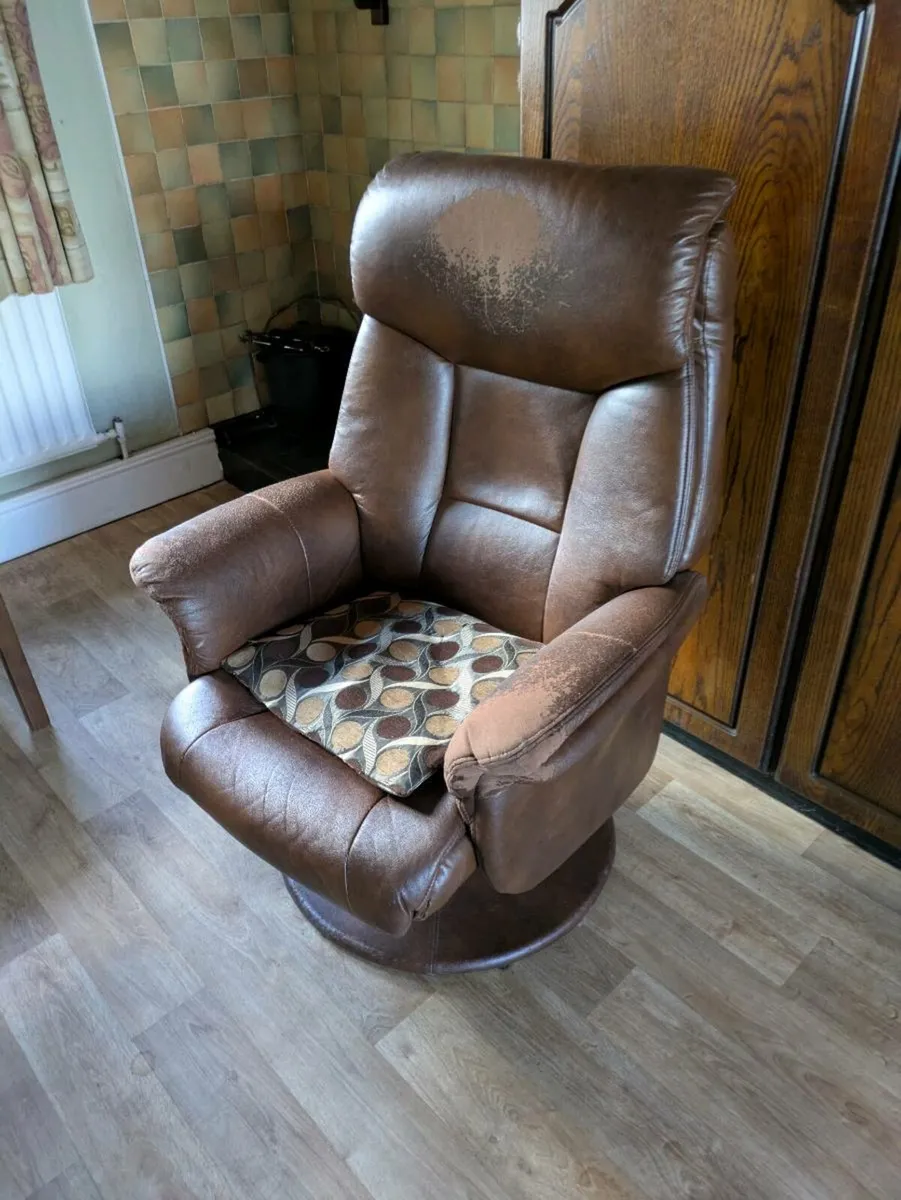 Free to take...old furniture - Image 1