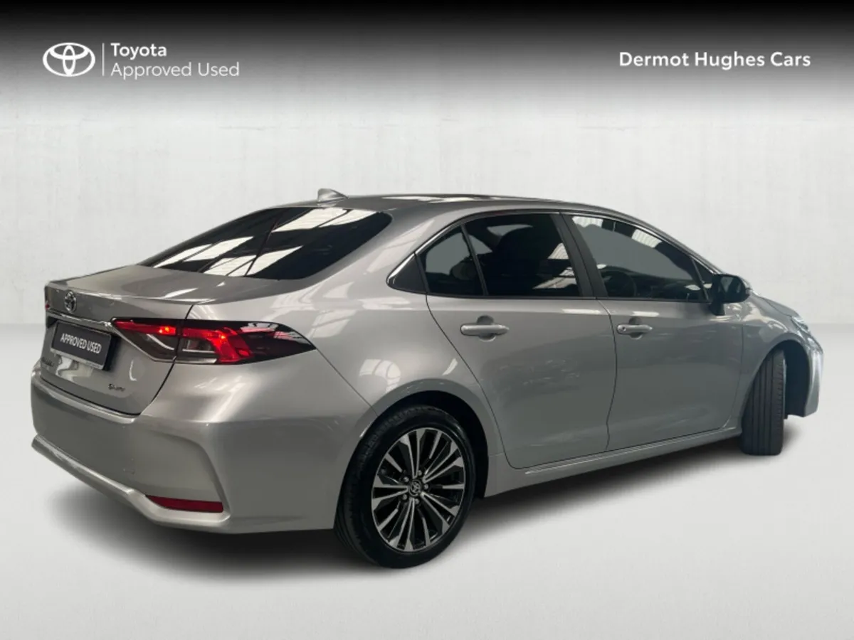Toyota Corolla COROLLA SALOON LUNA SPORT - Image 2