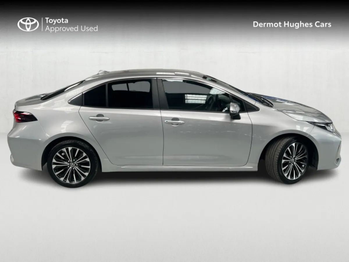 Toyota Corolla COROLLA SALOON LUNA SPORT - Image 3