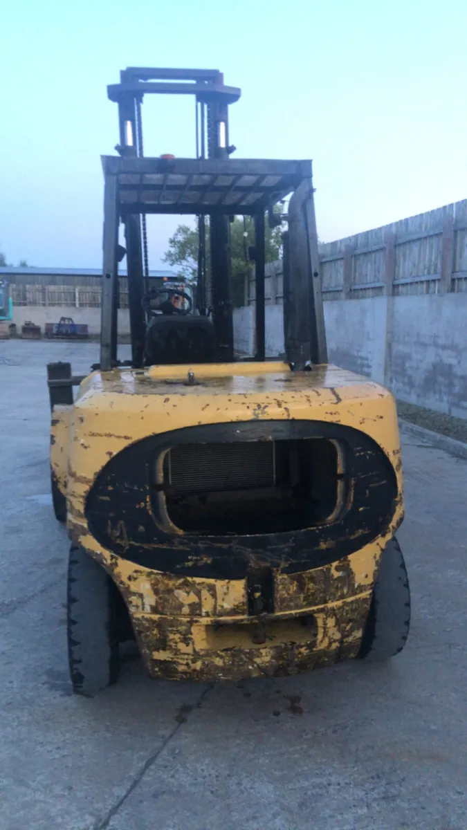 5 tonne catterpillar forklift - Image 4