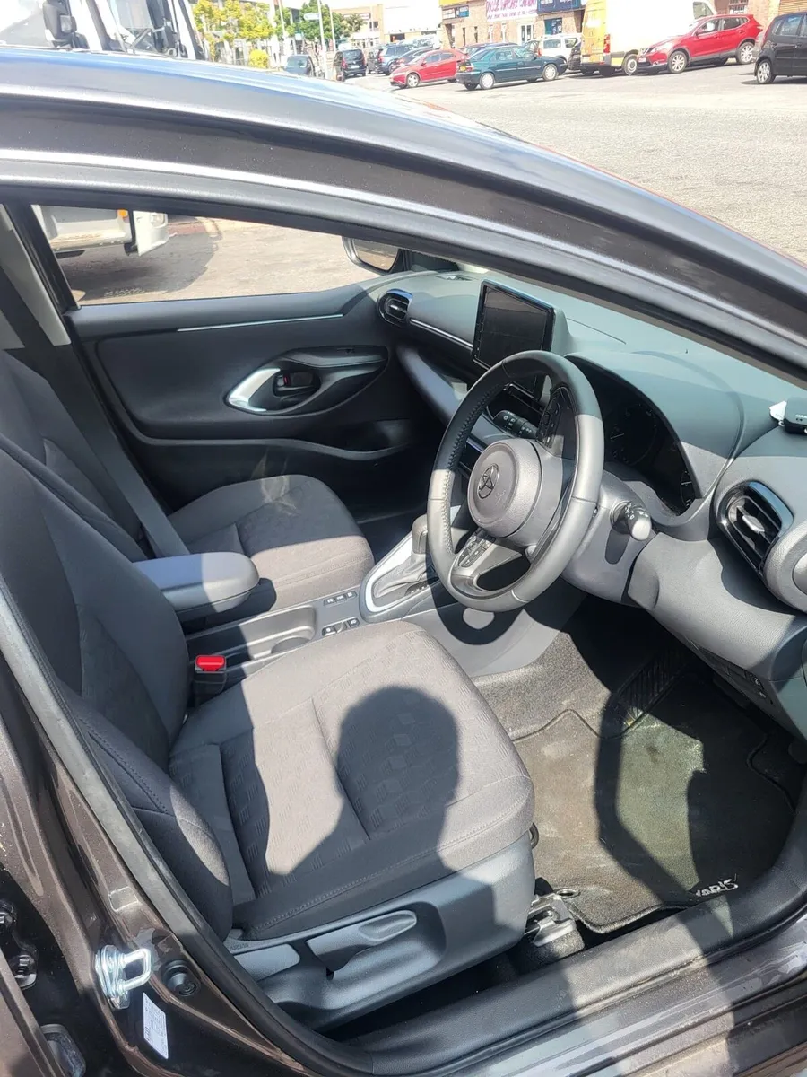 2025 Toyota Yaris - Image 3