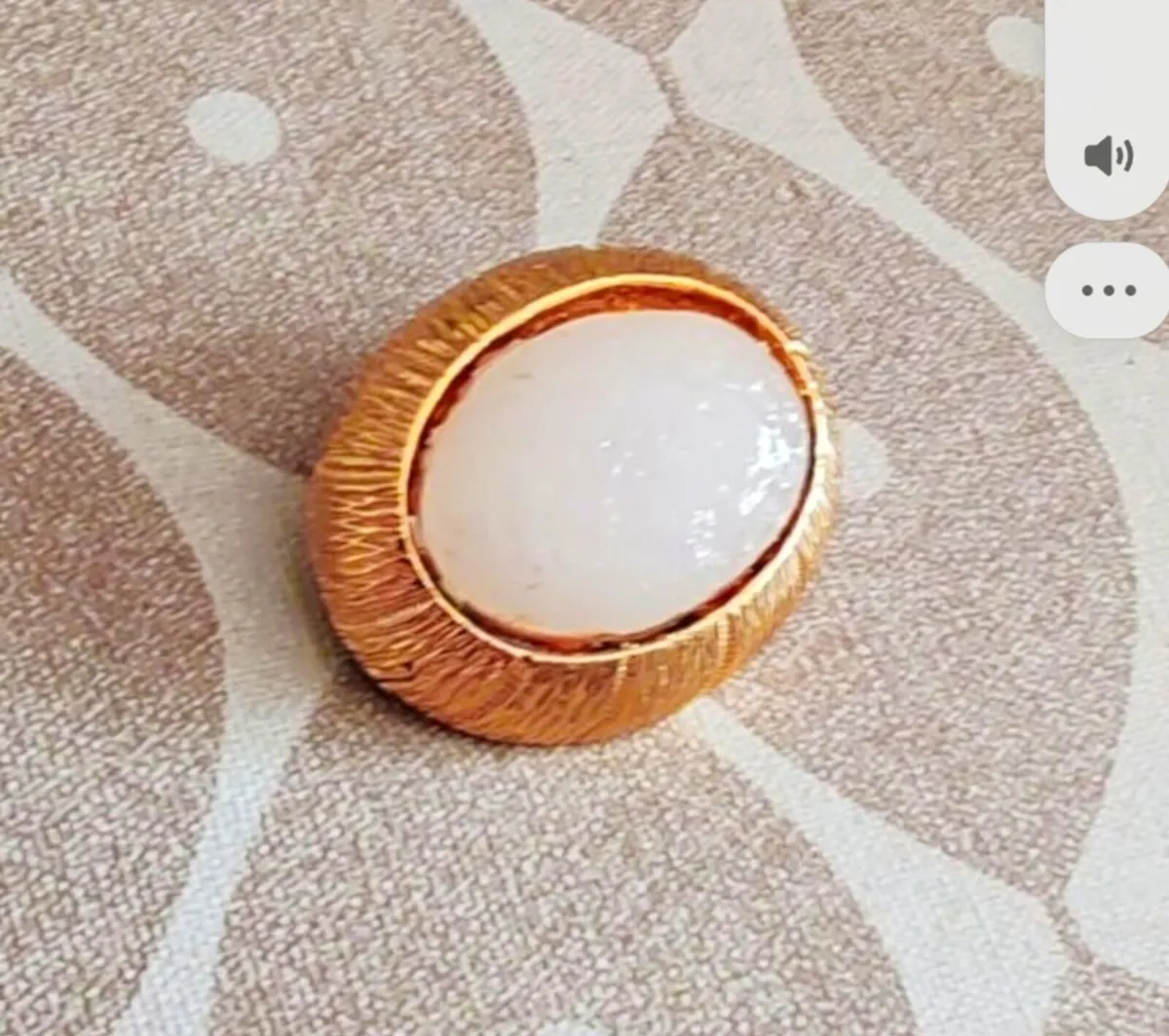 Retro brooch - Image 1